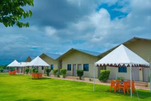 unity sunrise resort best hotel near statue of unity