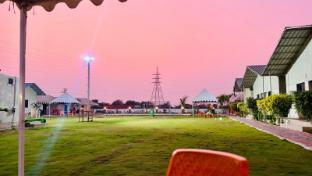 unity sunrise resort best hotel near statue of unity