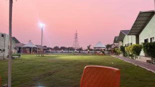 unity sunrise resort best hotel near statue of unity