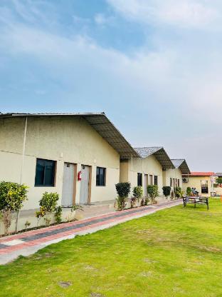 unity sunrise resort best hotel near statue of unity