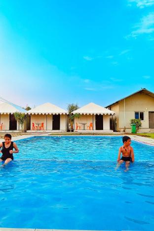 unity sunrise resort best hotel near statue of unity