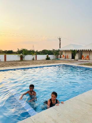 unity sunrise resort best hotel near statue of unity