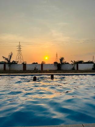 unity sunrise resort best hotel near statue of unity