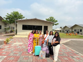 unity sunrise resort best hotel near statue of unity