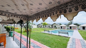 unity sunrise resort best hotel near statue of unity