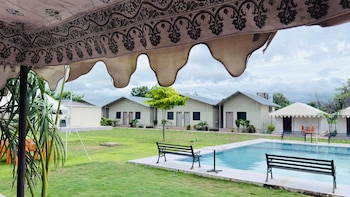 unity sunrise resort best hotel near statue of unity