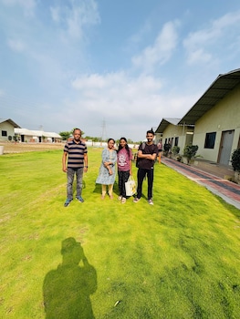 unity sunrise resort best hotel near statue of unity