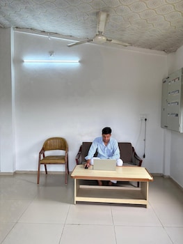 unity sunrise resort best hotel near statue of unity