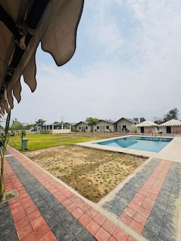 unity sunrise resort best hotel near statue of unity