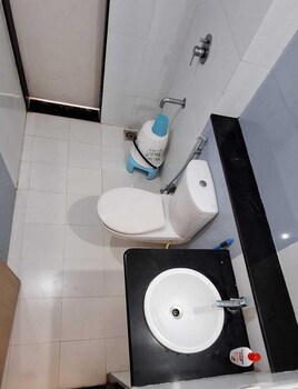 1 bhk entre apart blue ridge