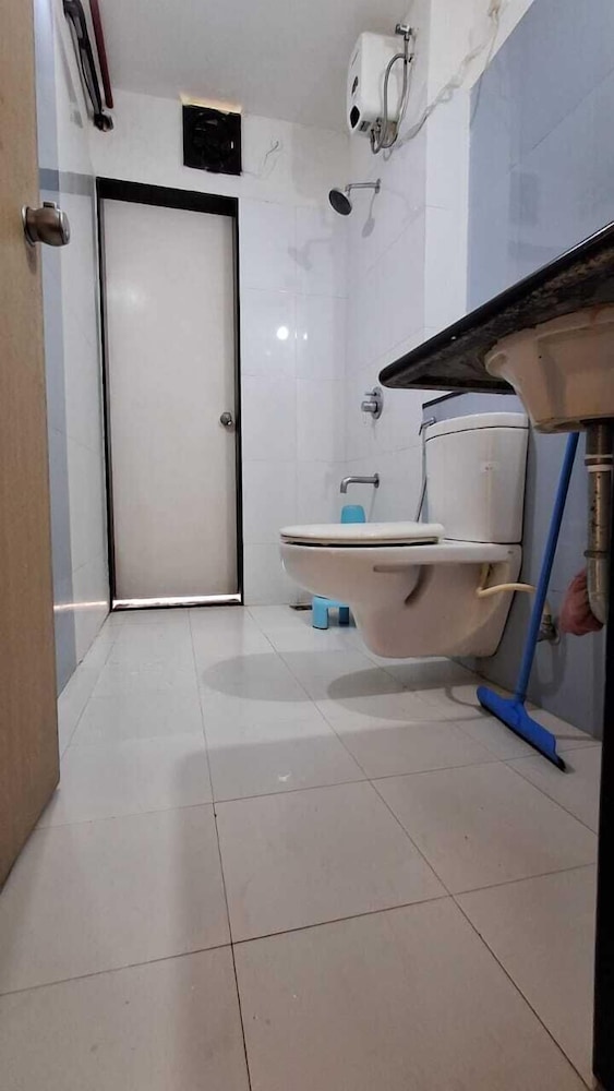 1 bhk entre apart blue ridge