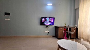 1 bhk entre apart blue ridge