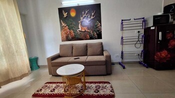 1 bhk entre apart blue ridge
