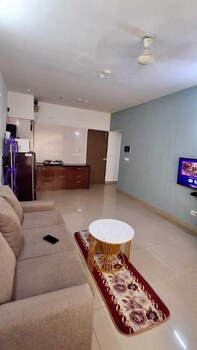 1 bhk entre apart blue ridge