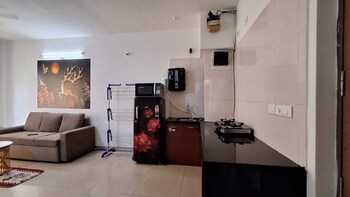 1 bhk entre apart blue ridge