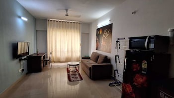 1 bhk entre apart blue ridge