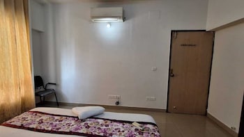 1 bhk entre apart blue ridge