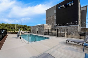 Everhome Suites Fayetteville Near Fort Bragg,,2 star