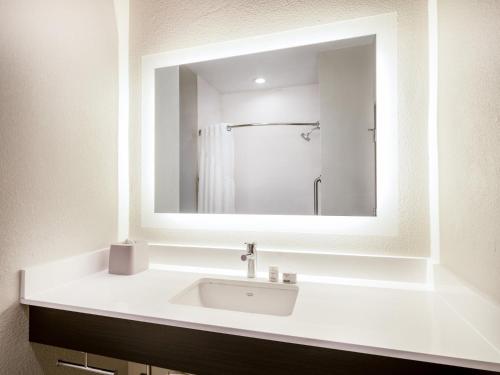 holiday inn express hotel and suites beaumont nw by ihg