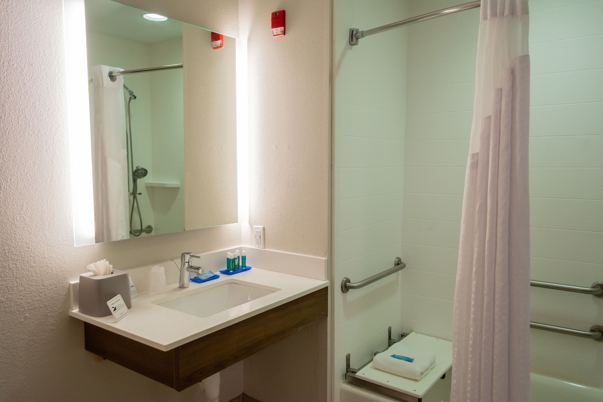 holiday inn express hotel and suites muskogee by ihg