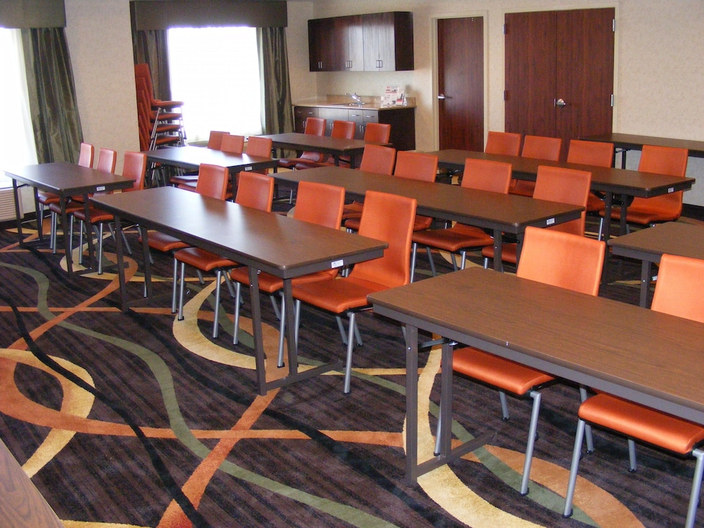 holiday inn express hotel and suites muskogee by ihg