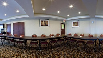 holiday inn express hotel and suites muskogee by ihg