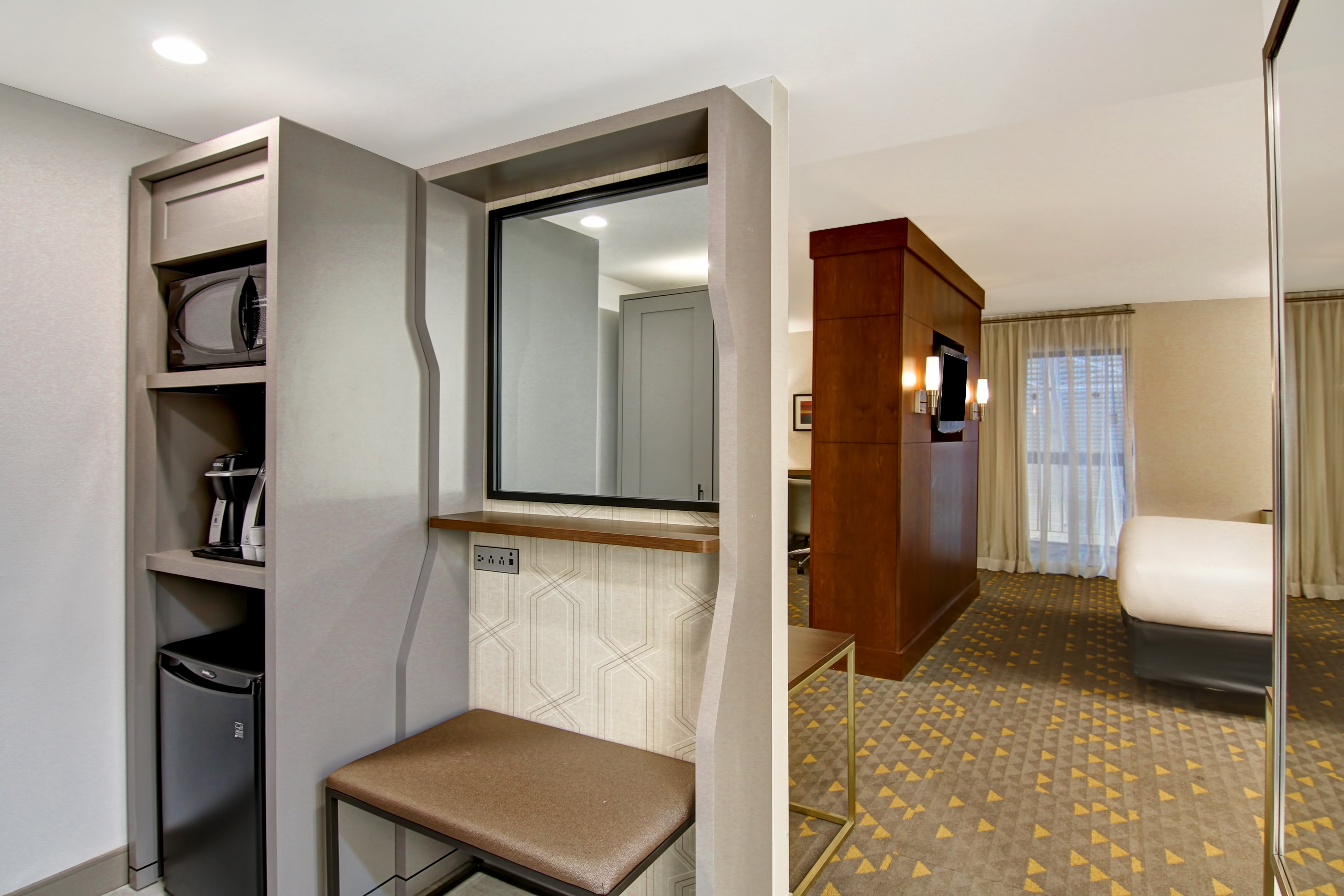 holiday inn oakville centre by ihg