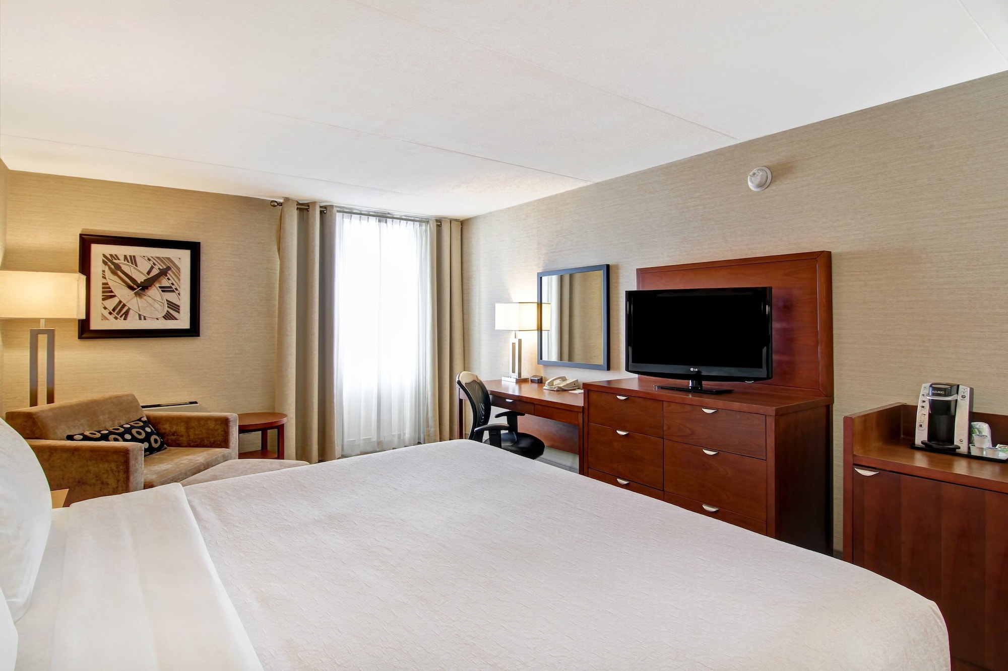 holiday inn oakville centre by ihg