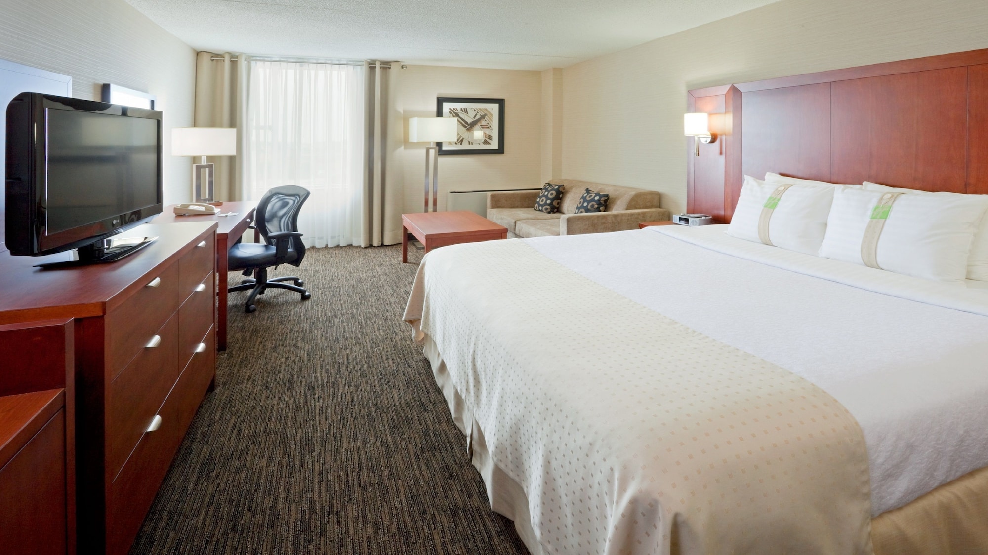 holiday inn oakville centre by ihg