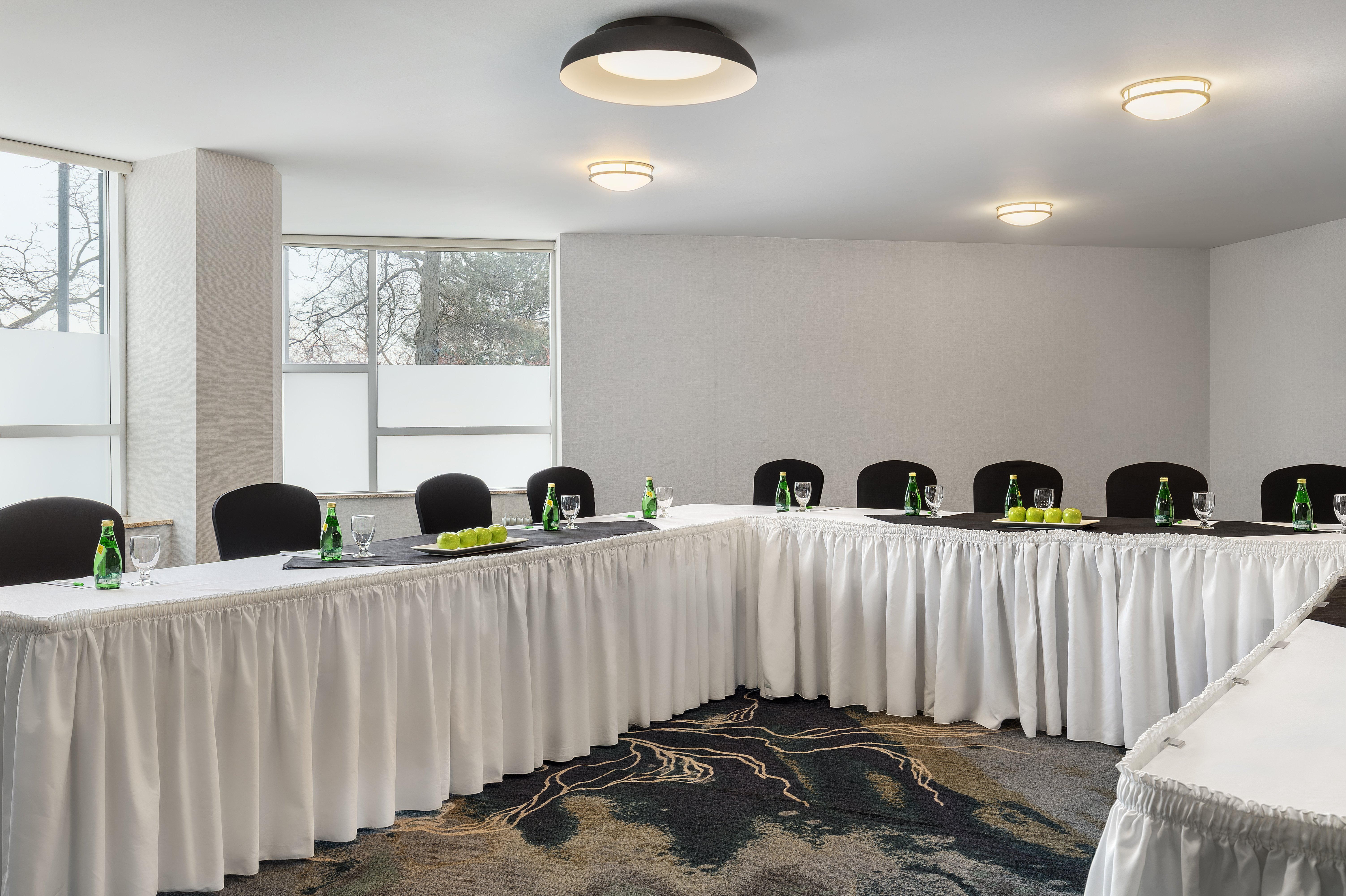 holiday inn oakville centre by ihg