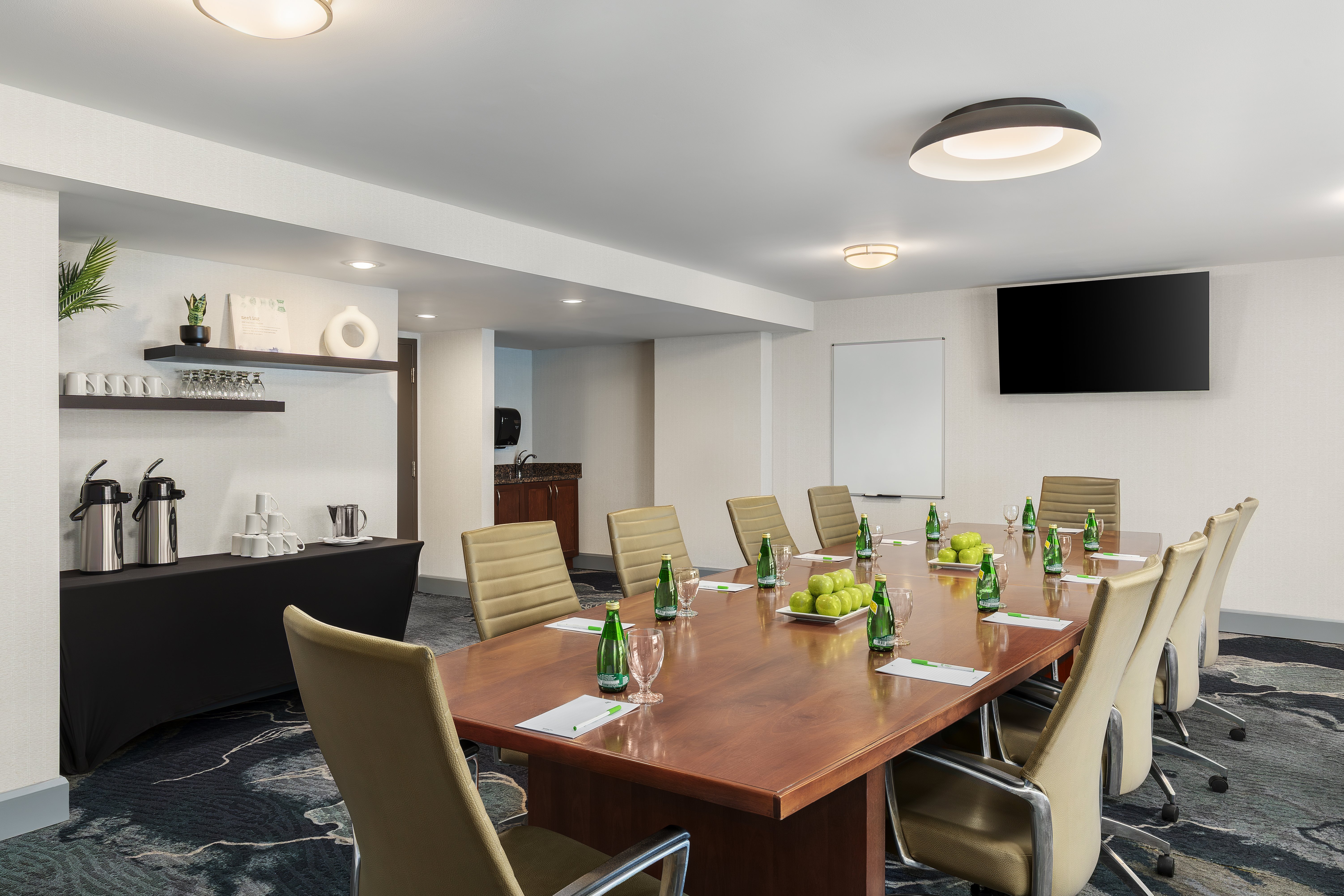holiday inn oakville centre by ihg