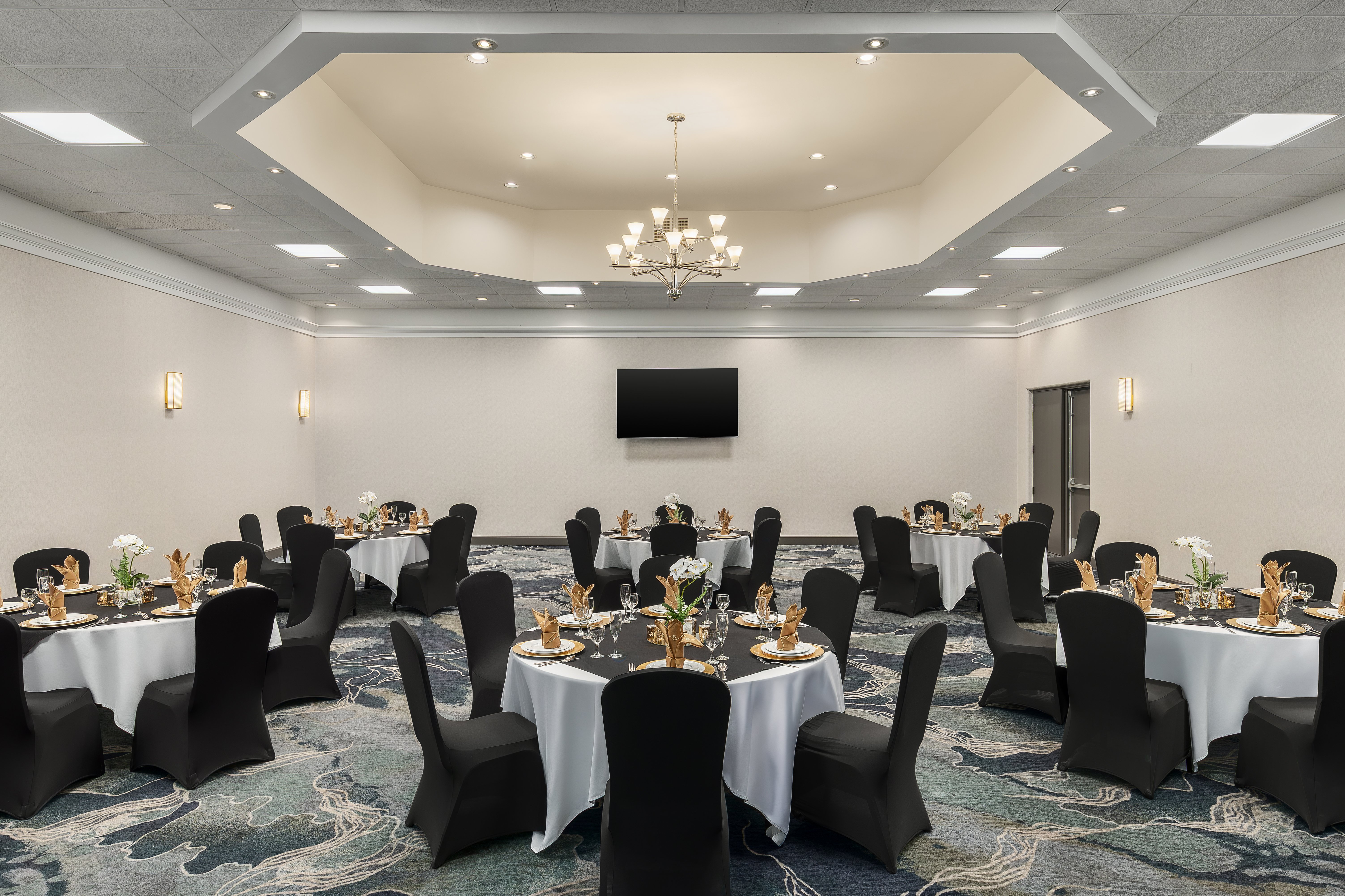 holiday inn oakville centre by ihg