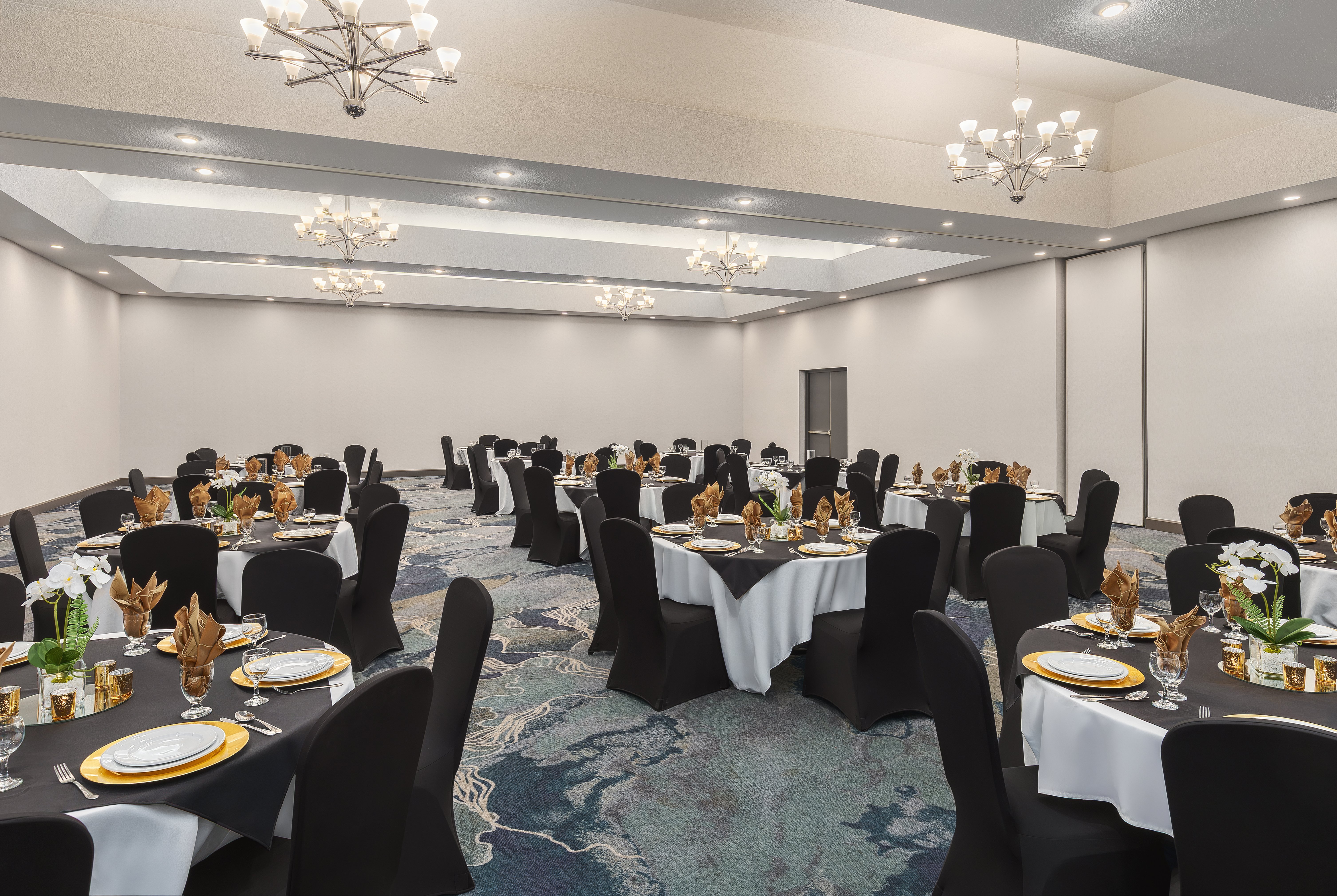 holiday inn oakville centre by ihg