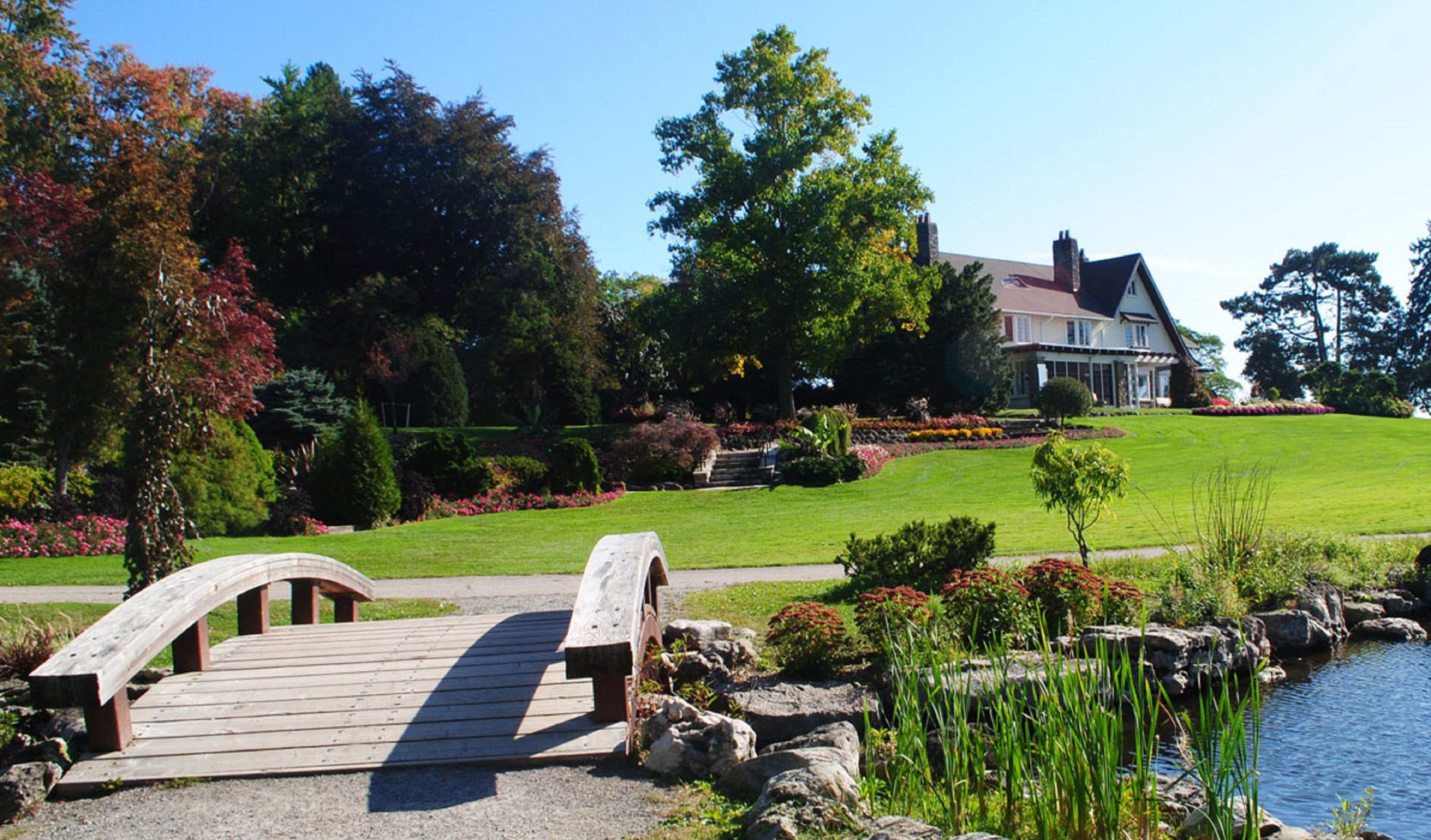holiday inn oakville centre by ihg
