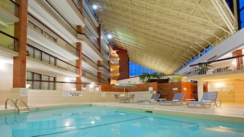 Holiday Inn Oakville Centre By Ihg,Oakville>>Hamilton,3 star