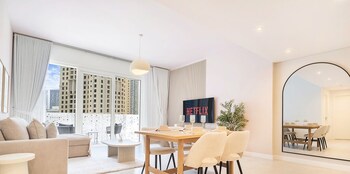 Lux  The Jbr Garden View Suite,,5 star