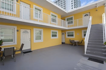 ultra spacious apt steps from the beach