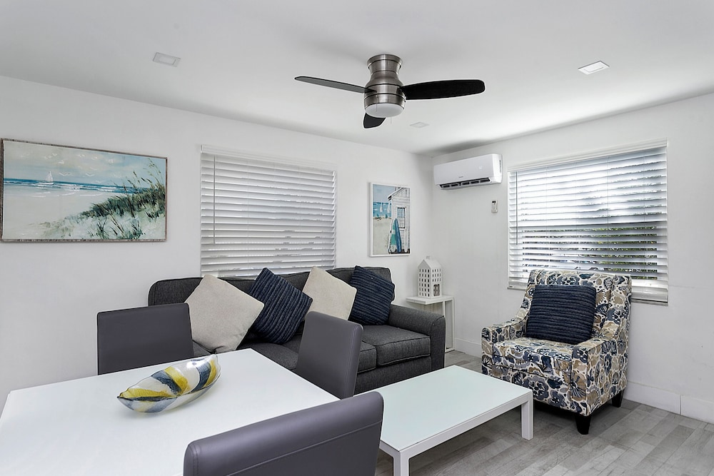 ultra spacious apt steps from the beach