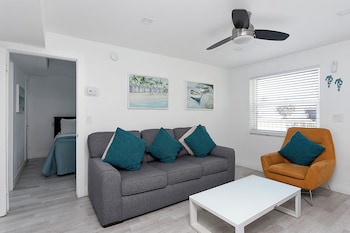 ultra relaxing 2 bed beachandboardwalk apt