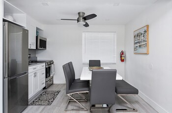 ultra relaxing 2 bed beachandboardwalk apt