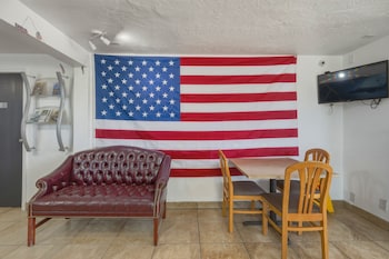 Patriot Stay Motel,,2 star