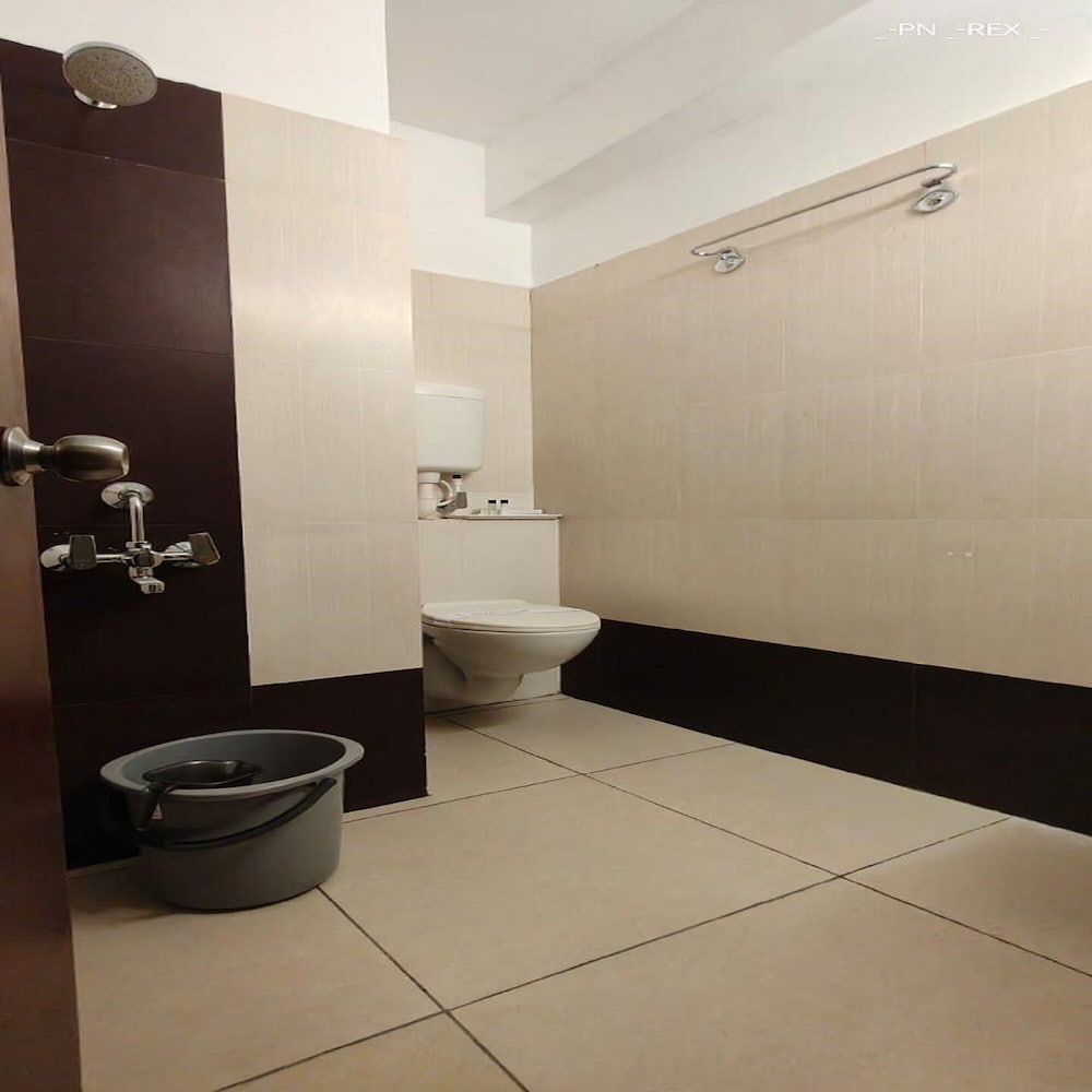 royal luxe business class hotel