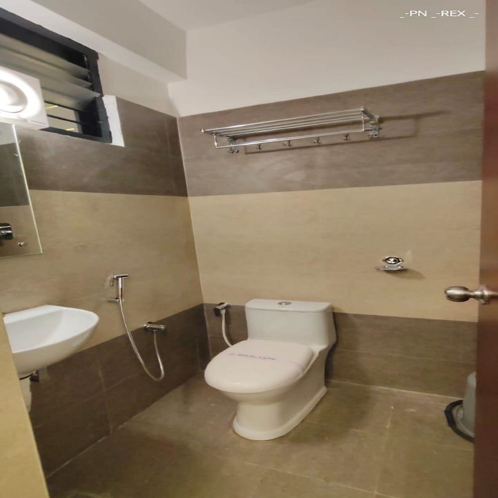 royal luxe business class hotel