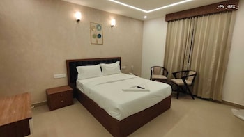 royal luxe business class hotel