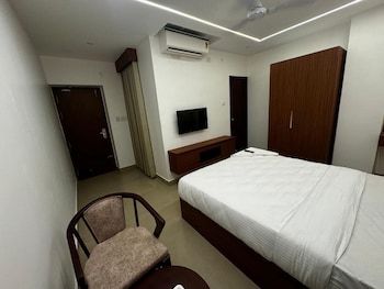 royal luxe business class hotel