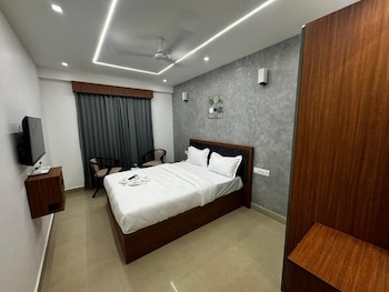 royal luxe business class hotel
