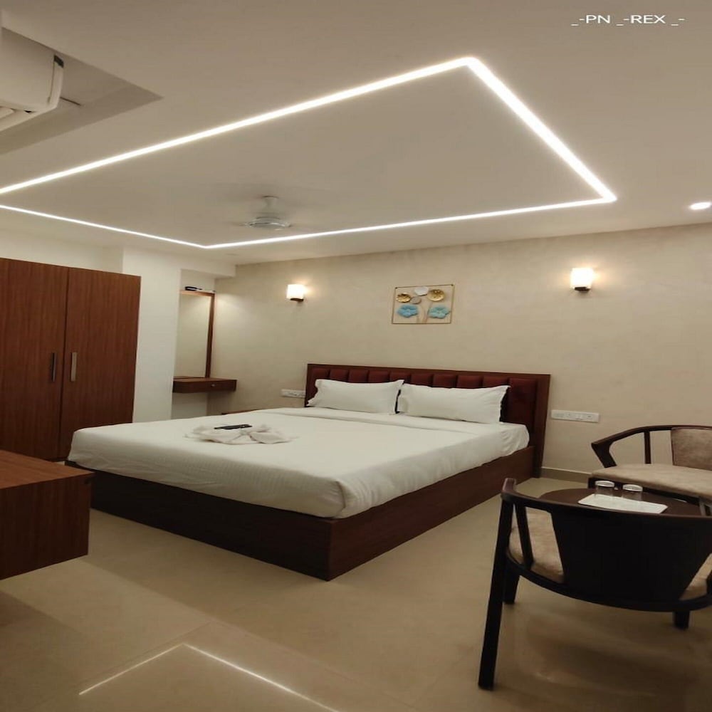 royal luxe business class hotel