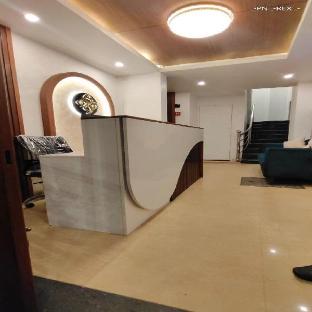 royal luxe business class hotel