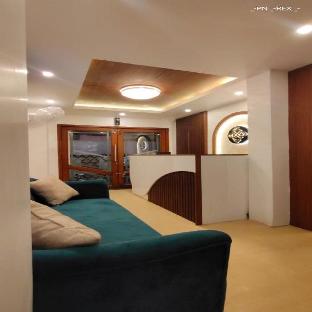 royal luxe business class hotel