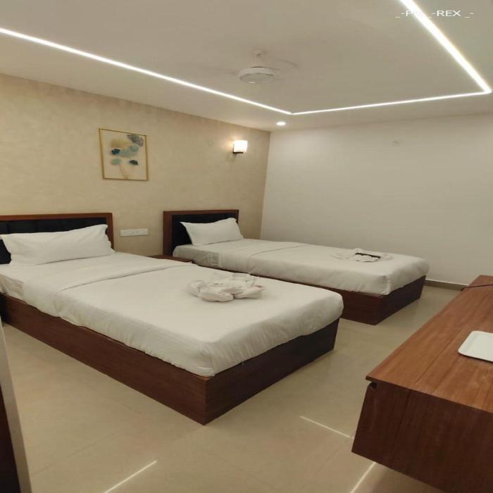 royal luxe business class hotel